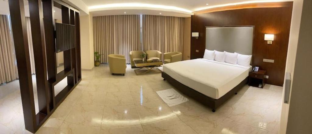 Hotel Tower Inn, Τσιταγκόνγκ Εξωτερικό φωτογραφία
